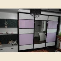 Шкафы-купе с цветным стеклом Oracal