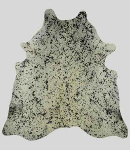 Черные пятна на белом