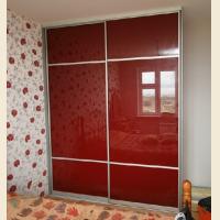 Шкафы-купе с цветным стеклом Oracal