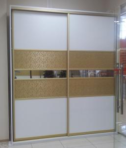 Шкафы-купе с декоративными панелями