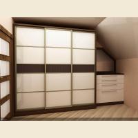 Шкафы-купе с цветным стеклом Oracal