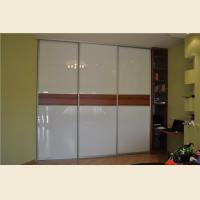 Шкафы-купе с цветным стеклом Oracal