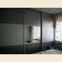 Шкафы-купе с декоративными панелями