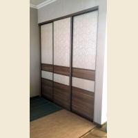 Шкафы-купе с декоративными панелями