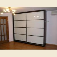 Шкафы-купе с цветным стеклом Oracal