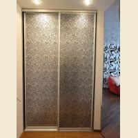Шкафы-купе с декоративными панелями