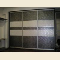 Шкафы-купе с декоративными панелями