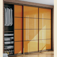 Шкафы-купе с цветным стеклом Oracal