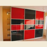 Шкафы-купе с цветным стеклом Oracal